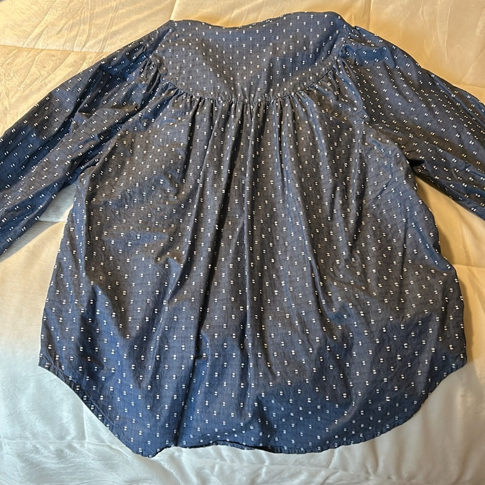 3/4 button down blouse - Picture 6 of 6